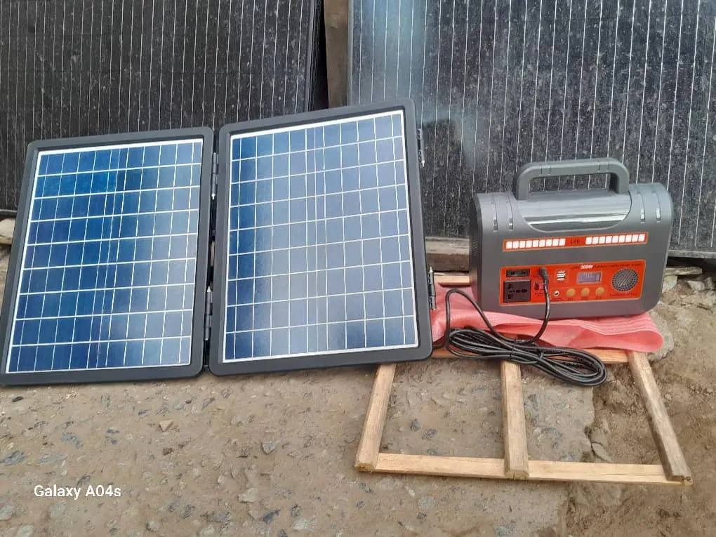 300 watt mobile power station